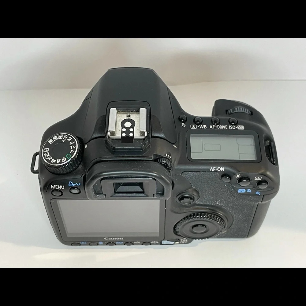 CANON EOS 40D DS126171 DC 8.1V DIGITAL CAMERA (G1) **FOR PARTS ONLY**